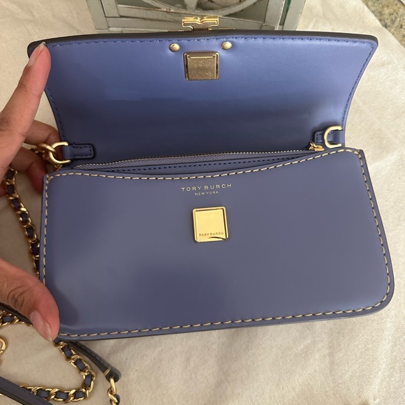 New Tory Burch Britten chain wallet crossbody with wristlet - Picture 6 of 10